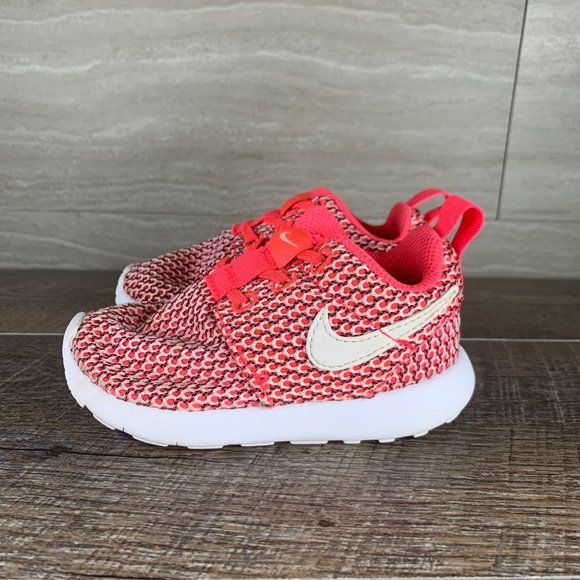 Toddler girls Nike Roshe One Sneaker - Picture 4 of 8